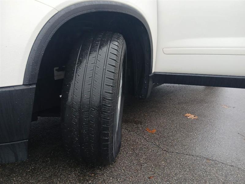 GMC Acadia SLE-1 FWD 2012