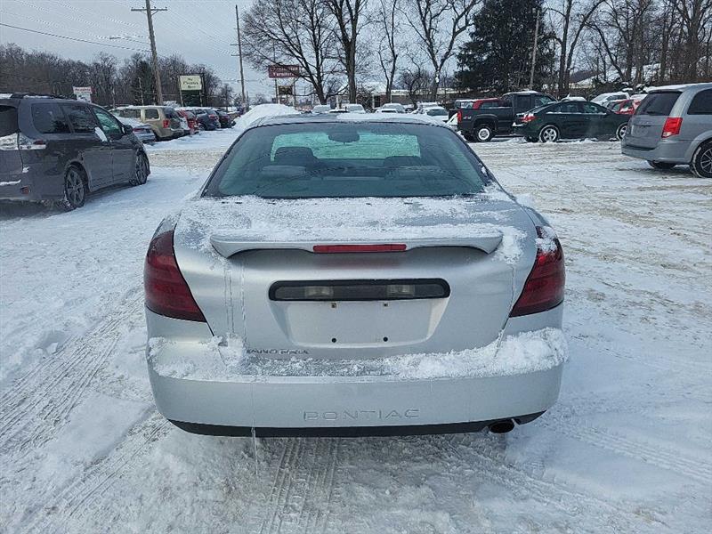 Pontiac Grand Prix Base 2005