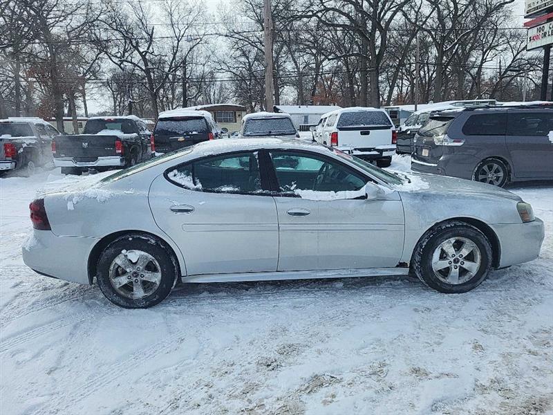 Pontiac Grand Prix Base 2005
