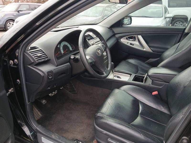 Toyota Camry Base 6-Spd AT 2011