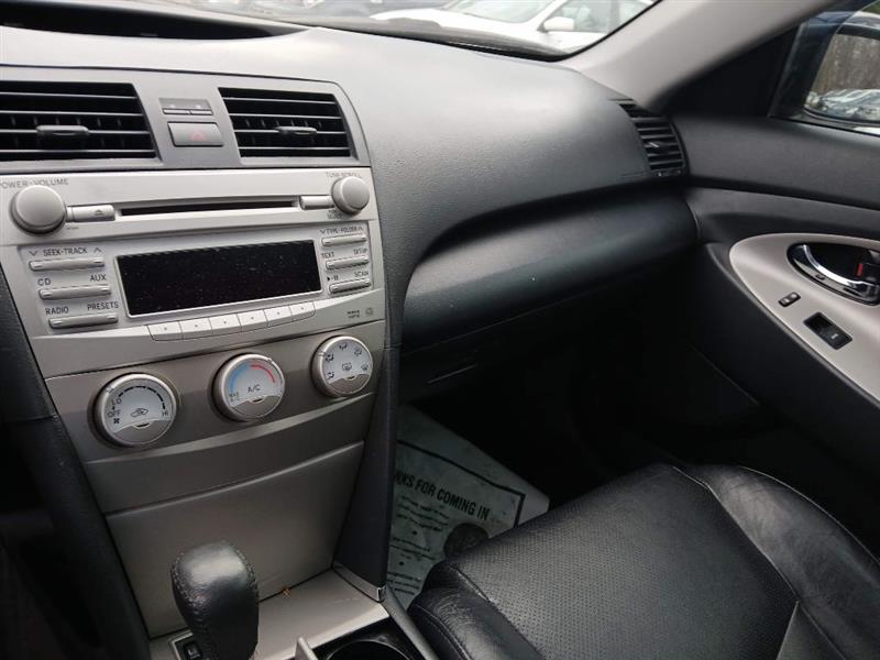 Toyota Camry Base 6-Spd AT 2011