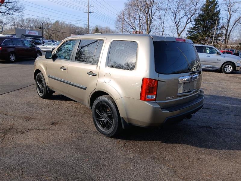 Honda Pilot LX 4WD 5-Spd AT 2011
