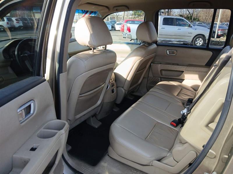 Honda Pilot LX 4WD 5-Spd AT 2011