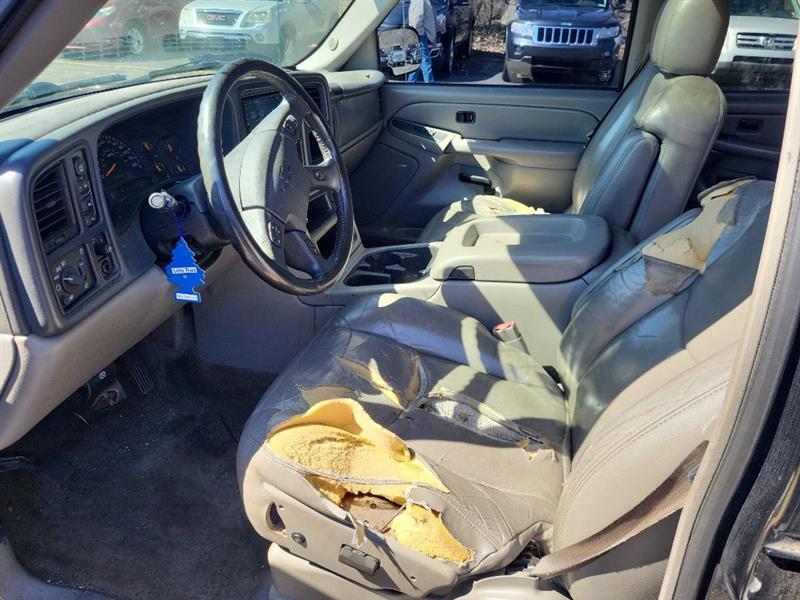 Chevrolet Tahoe 4WD 2004