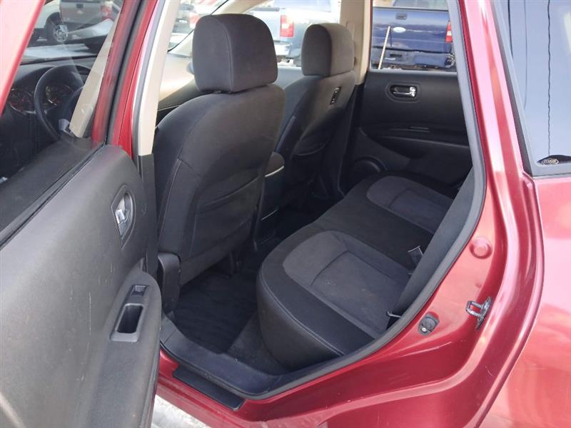 Nissan Rogue S AWD 2011