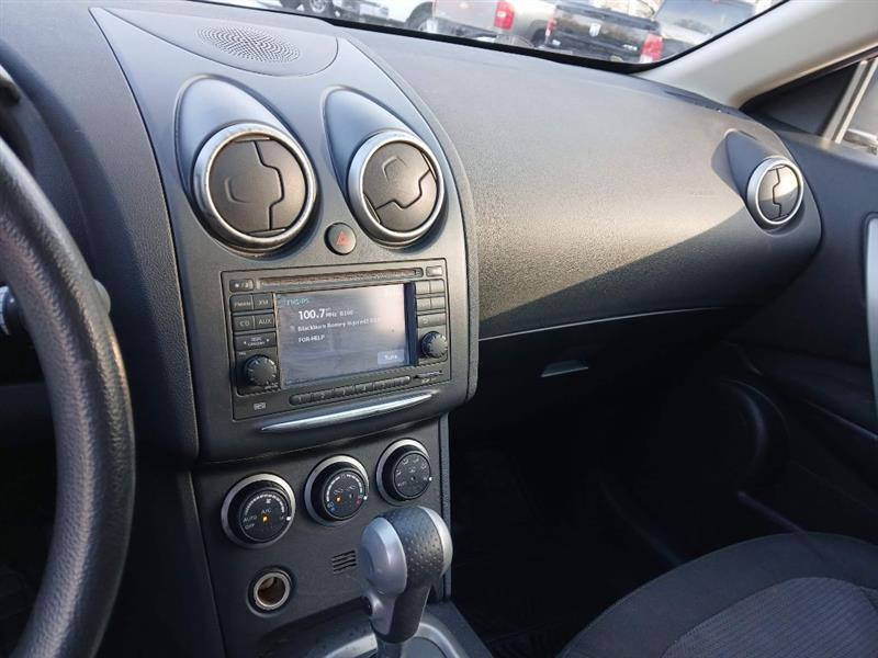 Nissan Rogue S AWD 2011