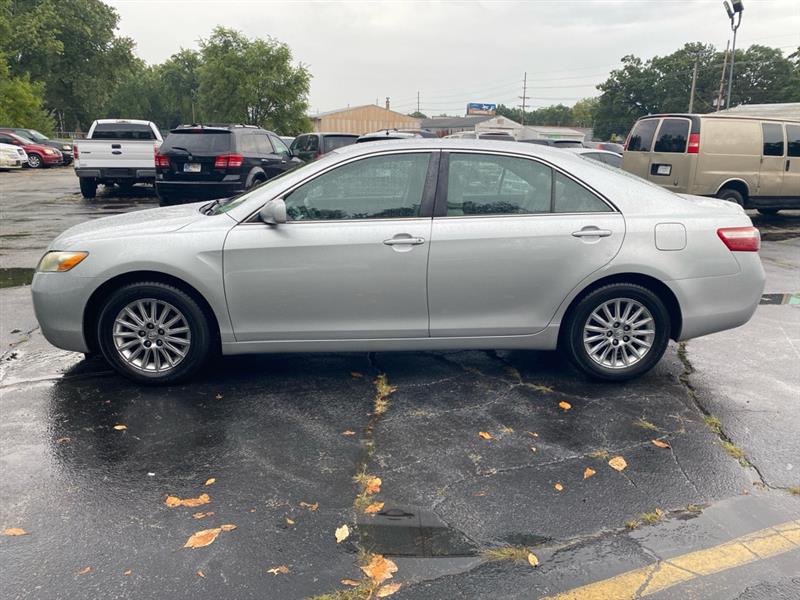 Toyota Camry SE 5-Spd AT 2009