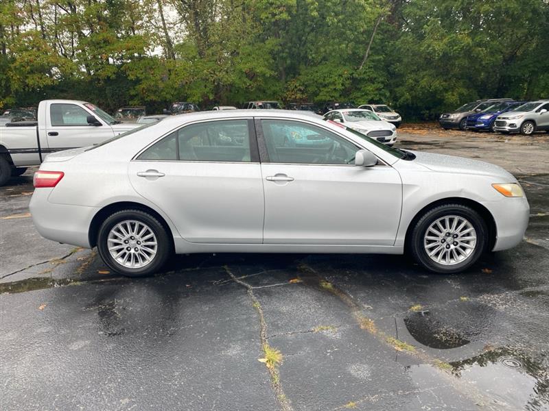Toyota Camry SE 5-Spd AT 2009