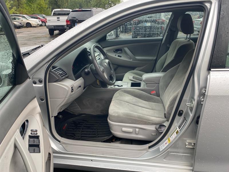 Toyota Camry SE 5-Spd AT 2009