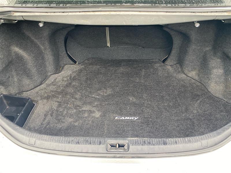 Toyota Camry SE 5-Spd AT 2009