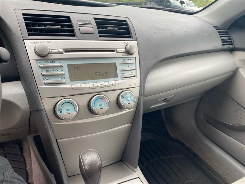 Toyota Camry SE 5-Spd AT 2009