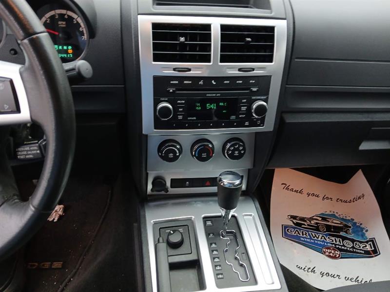 Dodge Nitro SXT 4WD 2011