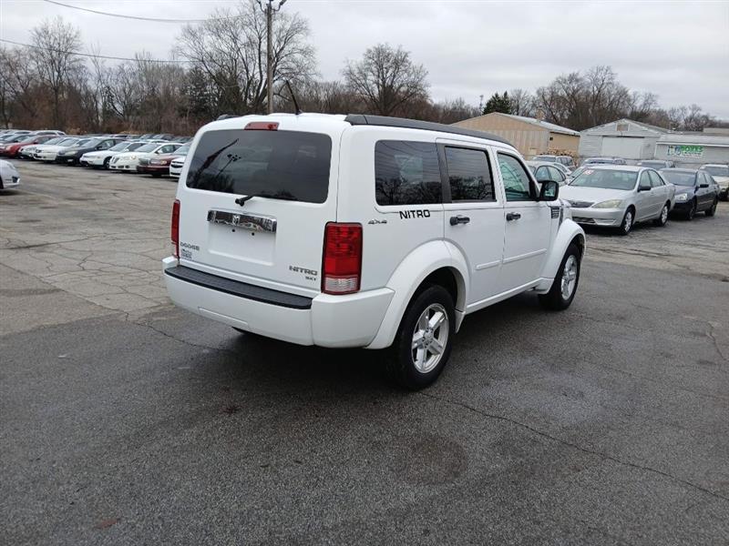 Dodge Nitro SXT 4WD 2011