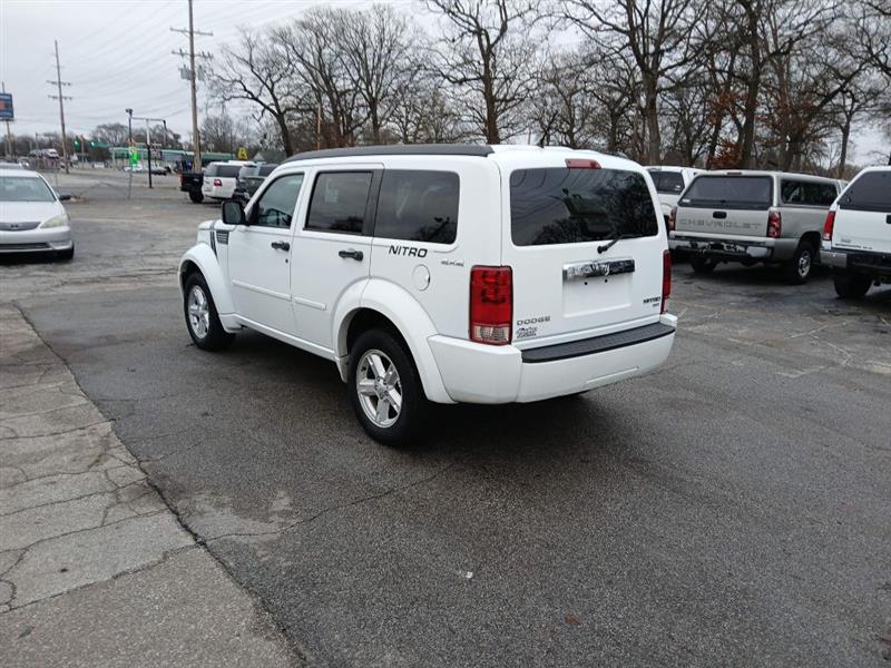 Dodge Nitro SXT 4WD 2011