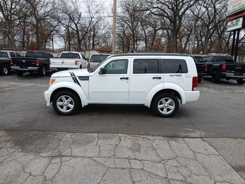Dodge Nitro SXT 4WD 2011