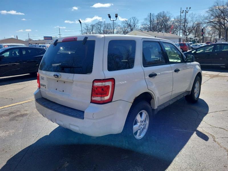 Ford Escape XLS FWD AT 2009