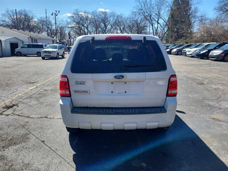 Ford Escape XLS FWD AT 2009