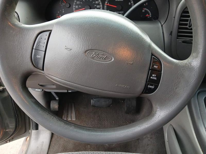 Ford Expedition XLT 2WD 1999