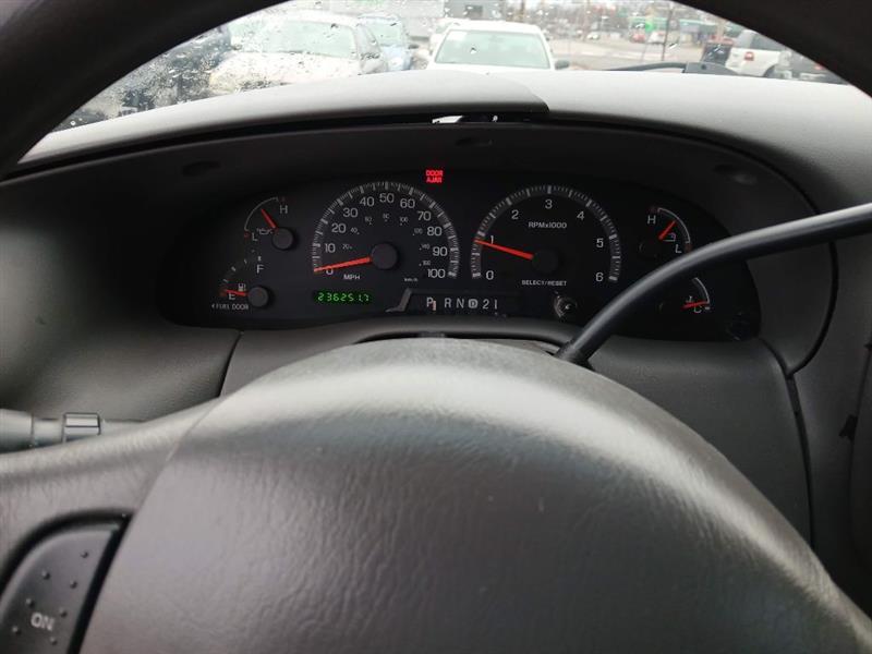 Ford Expedition XLT 2WD 1999