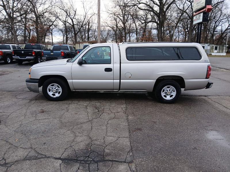 Chevrolet Silverado 1500 Short Bed 2WD 2004
