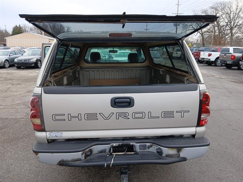 Chevrolet Silverado 1500 Short Bed 2WD 2004