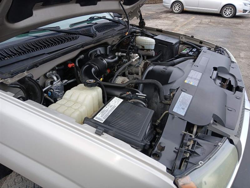 Chevrolet Silverado 1500 Short Bed 2WD 2004