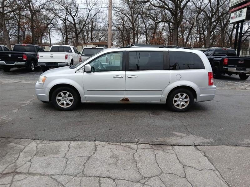 Chrysler Town & Country Touring 2010