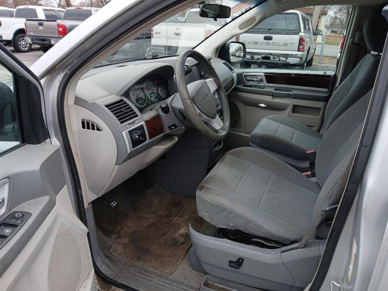 Chrysler Town & Country Touring 2010