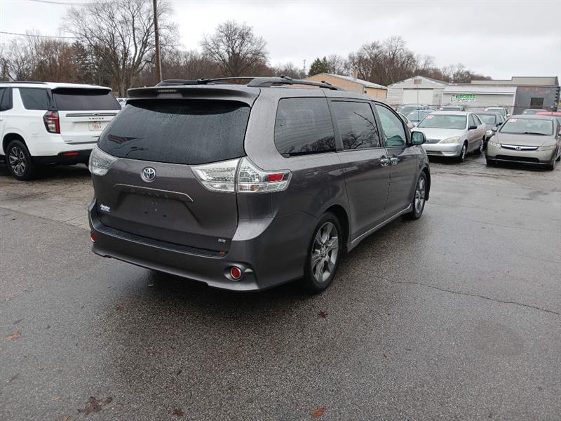 Toyota Sienna FWD 7-Passenger V6 2014