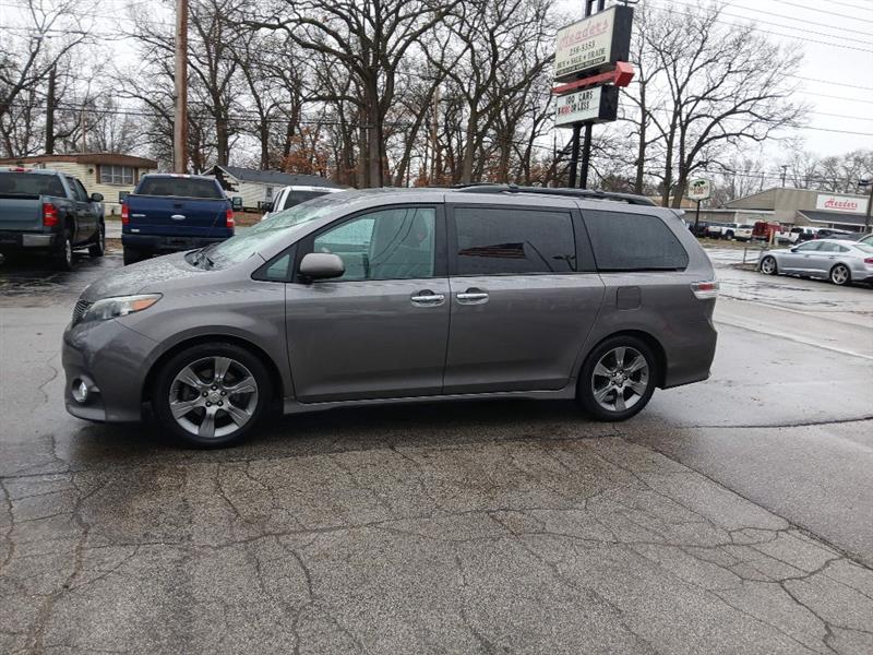 Toyota Sienna FWD 7-Passenger V6 2014