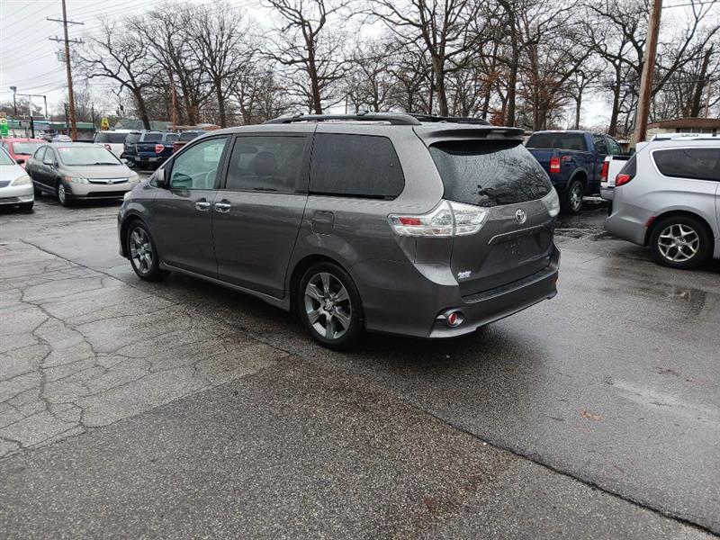 Toyota Sienna FWD 7-Passenger V6 2014