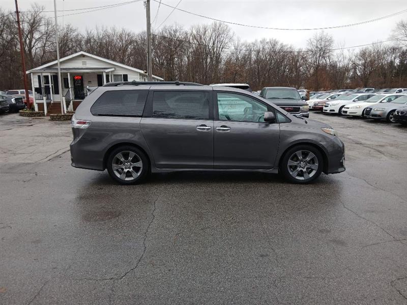 Toyota Sienna FWD 7-Passenger V6 2014