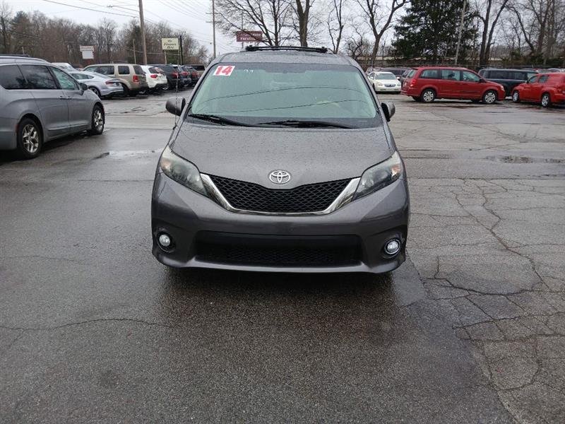 Toyota Sienna FWD 7-Passenger V6 2014