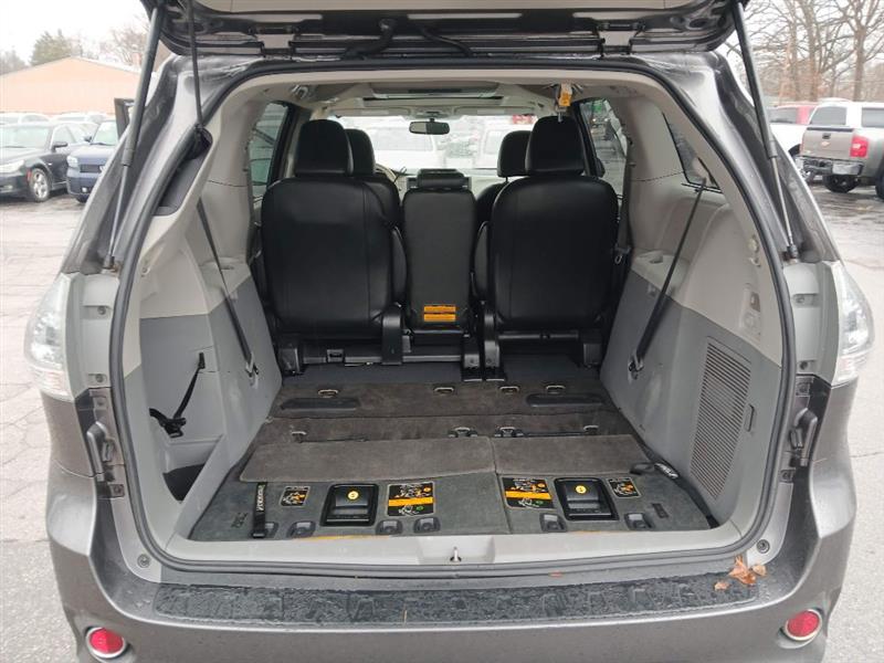 Toyota Sienna FWD 7-Passenger V6 2014