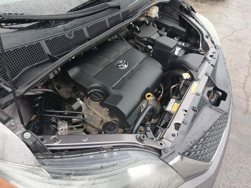 Toyota Sienna FWD 7-Passenger V6 2014