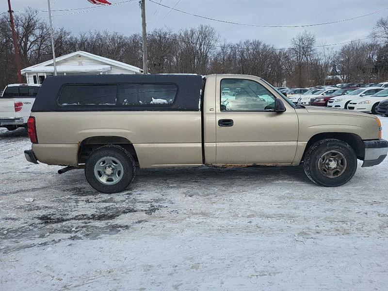 Chevrolet Silverado 1500 Short Bed 2WD 2004