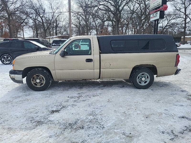 Chevrolet Silverado 1500 Short Bed 2WD 2004