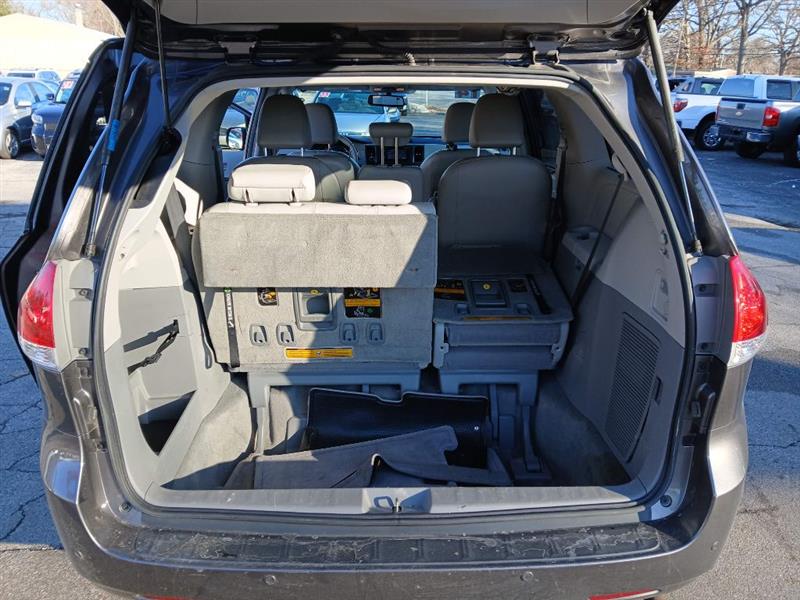 Toyota Sienna XLE FWD 8-Passenger V6 2014