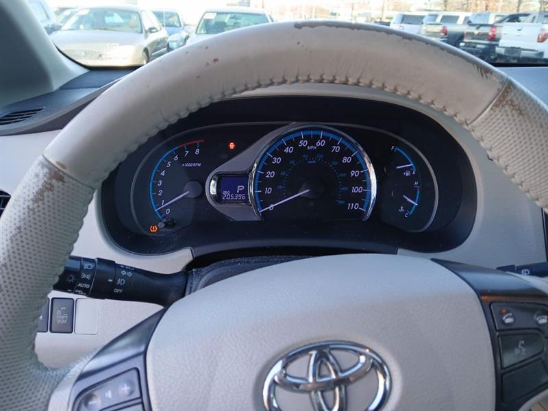 Toyota Sienna XLE FWD 8-Passenger V6 2014