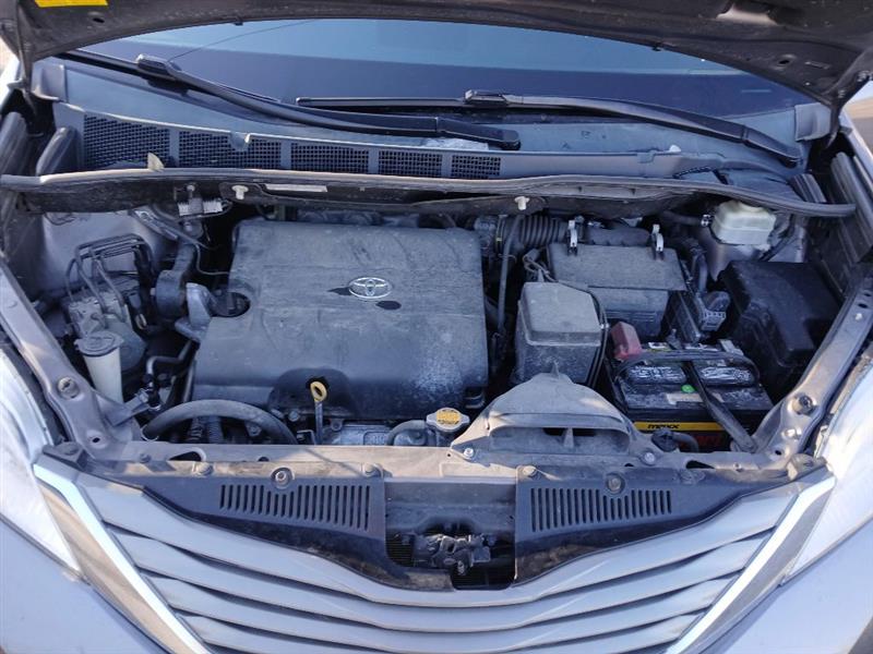 Toyota Sienna XLE FWD 8-Passenger V6 2014