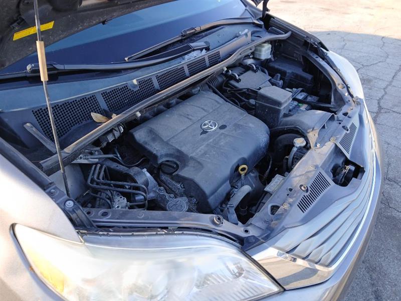 Toyota Sienna XLE FWD 8-Passenger V6 2014