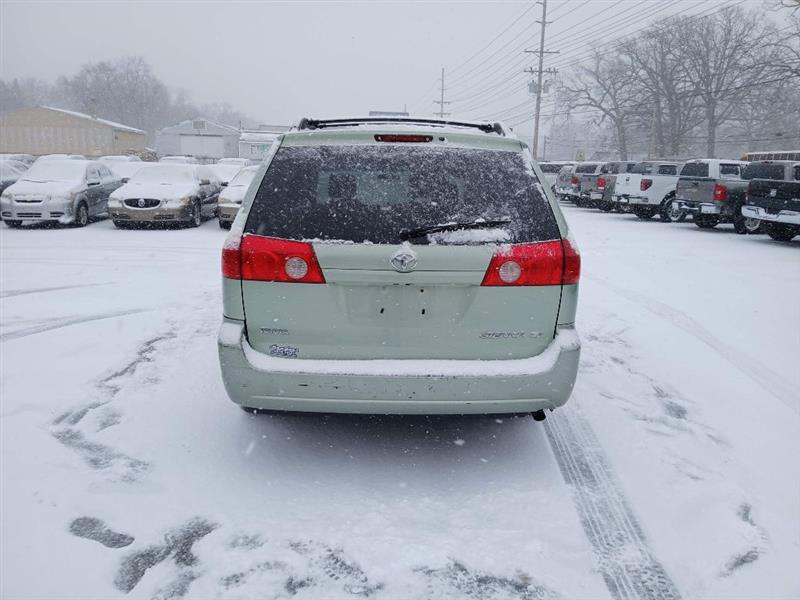 Toyota Sienna CE FWD 8-Passenger 2008