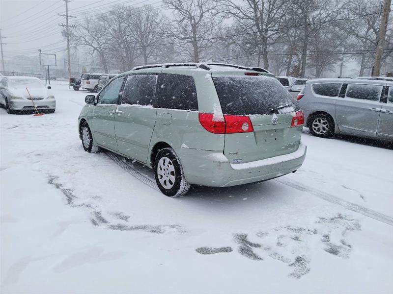 Toyota Sienna CE FWD 8-Passenger 2008