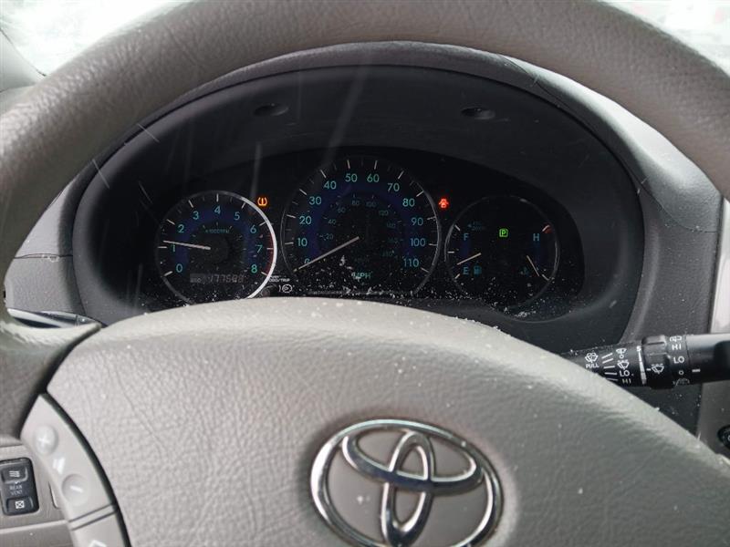 Toyota Sienna CE FWD 8-Passenger 2008