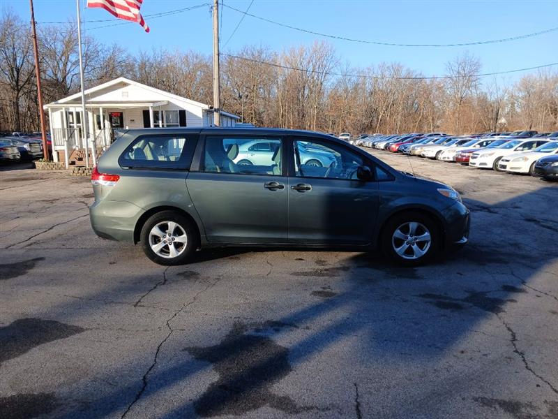 Toyota Sienna FWD 7-Passenger V6 2013