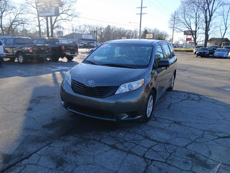 2013 Toyota Sienna FWD 7-Passenger V6