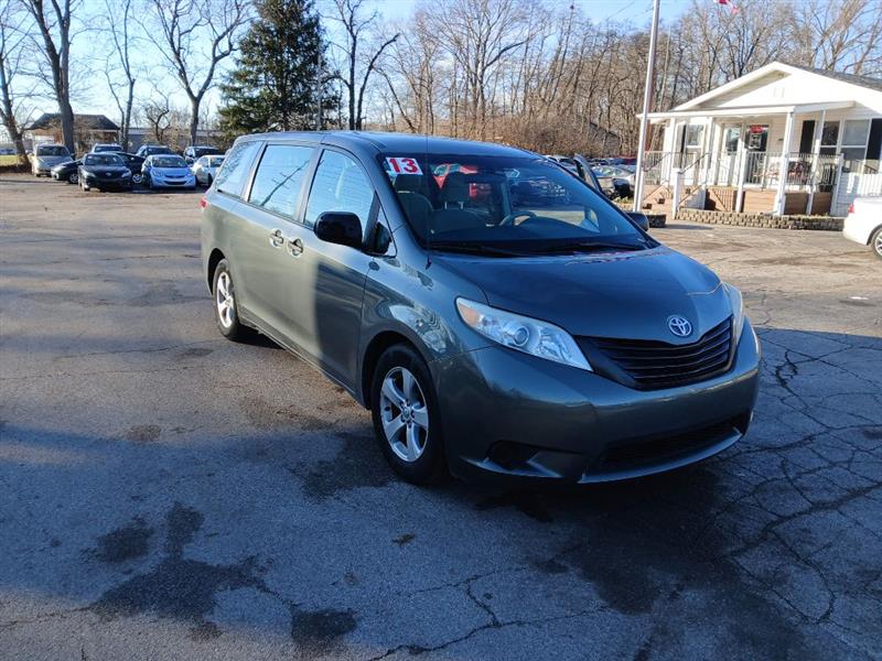 Toyota Sienna FWD 7-Passenger V6 2013