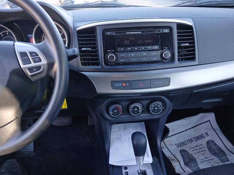 Mitsubishi Lancer ES 5M 2015