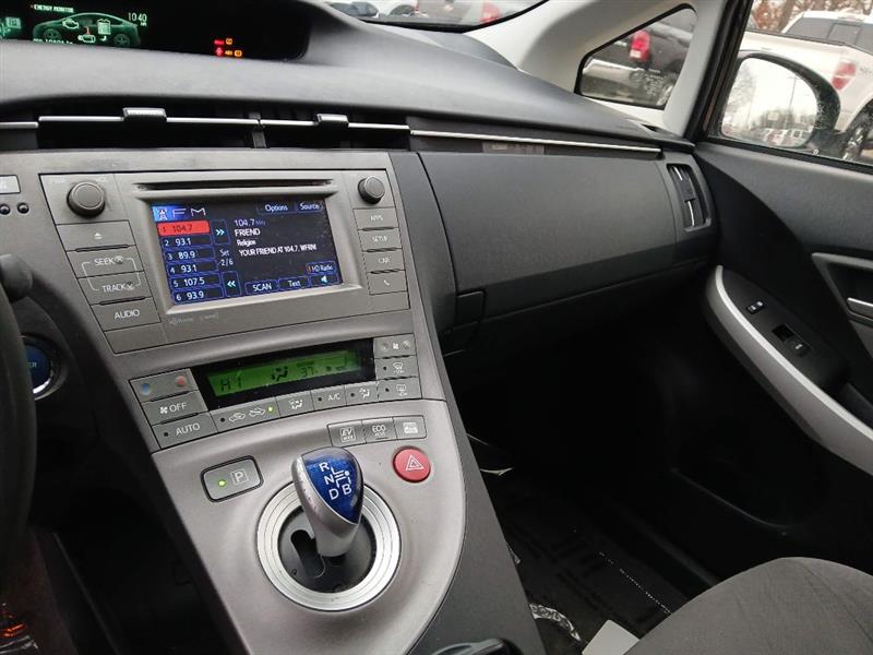 Toyota Prius Prius V 2012
