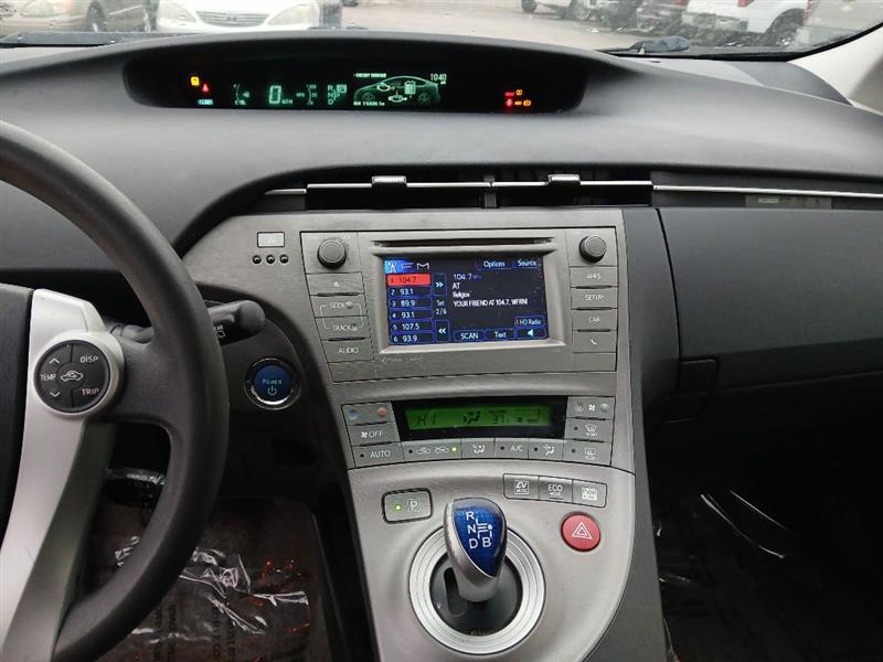 Toyota Prius Prius V 2012
